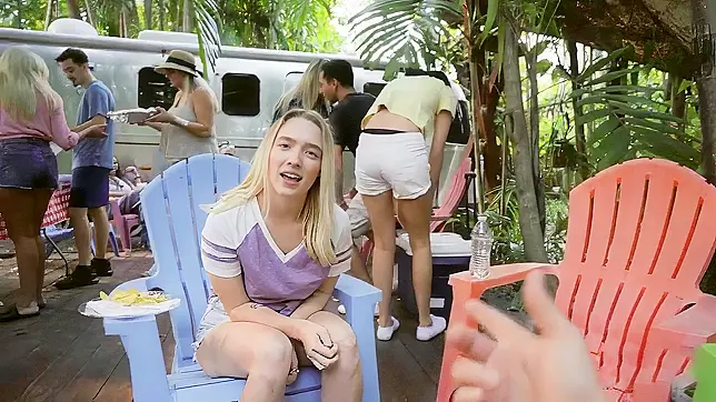 Curvy Buxom Latina Tries Stranger's Fat Cock in Outdoor Fuck