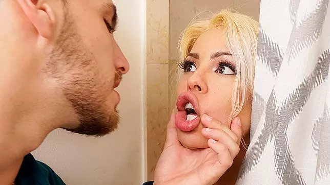 Luna Star Gets Piped