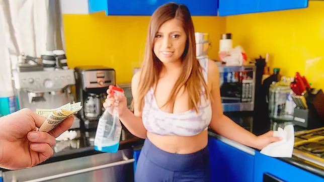 Ella Knox Gives A Full Service Cleaning