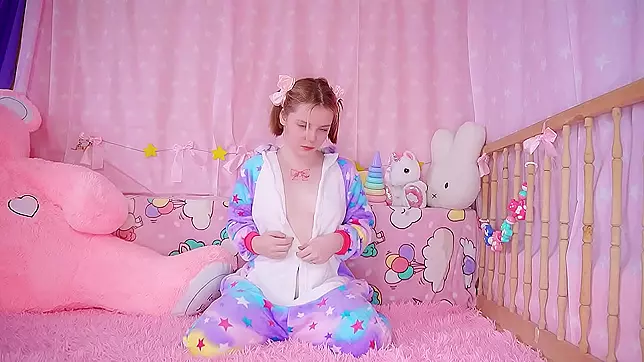 Fuck-hungry Daddy Fingers Virgin Daughter's Tight Pussy, Moaning Hard!