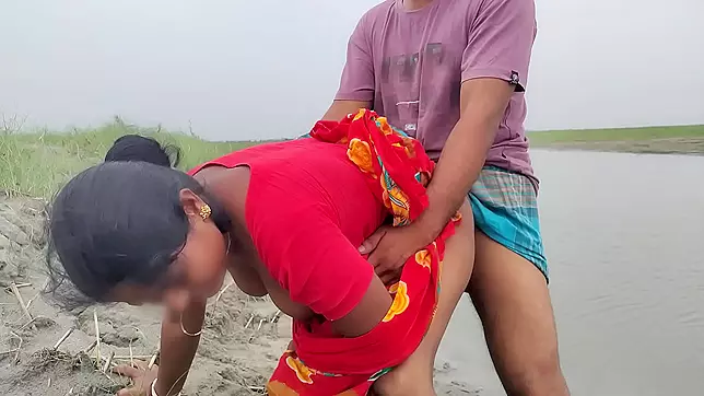 Boudi Fuck Beside A River - Indian Sex