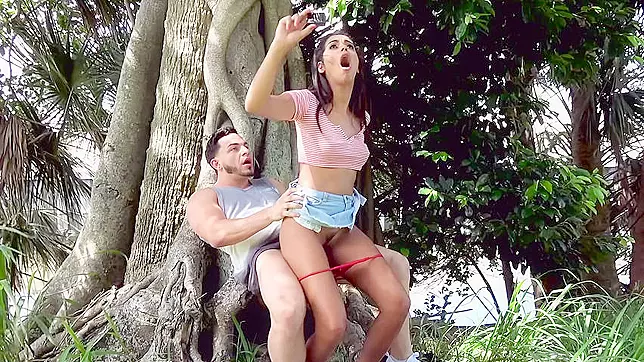 Slim Latina nymph rides XXX boner of stocky guy outdoors near tree