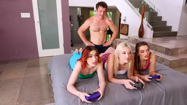 Banging My Girlfriend and Her Best besties After She Stole My PS5