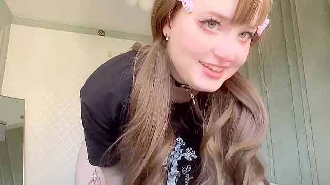 Cute Teen Egirl from Tinder Try Anal for First Time on Facetime