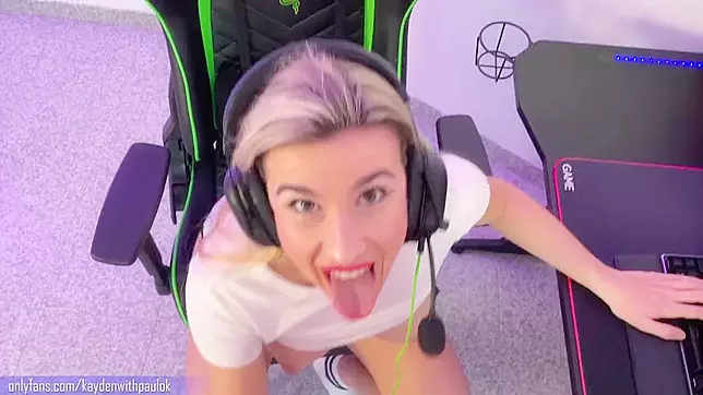 Multi-Tasking Slut - PAWG Gamer Babe Sucks Dick and Fucks Hard While Beating Resident Evil 4