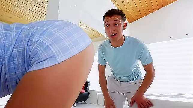Horny Stepson Can't Resist Stepmom's Big Ass in Kitchen, Begs Her to Let Him Cum in Her Asshole