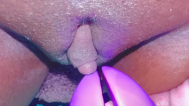 Plump Big Ass MILF Fingering Her Hairy Pussy & Fingering Huge Clit to Hard Climax
