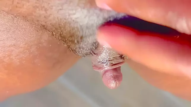 Big Boobs Ebony MILF Rubs Her Huge Clit and Wet Pussy to Squirting