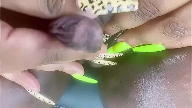 Busty Ebony MILF Fingering Her Huge Clit and Wet Pussy to Hard Squirting