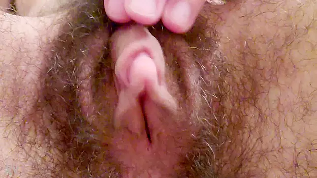 Sexy Mom's Dirty XXX Selfie - Huge Clit Rubbing and Squirting Muff