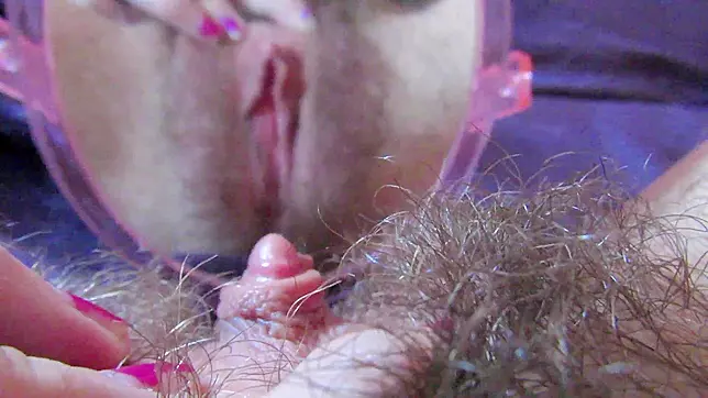 Sexy MILF's Hardcore Masturbation - Huge Clit Rubbing and Squirting Muff in XXX