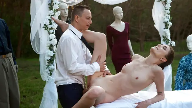Gorgeous bride Lic Ocean gets properly fucked outdoors