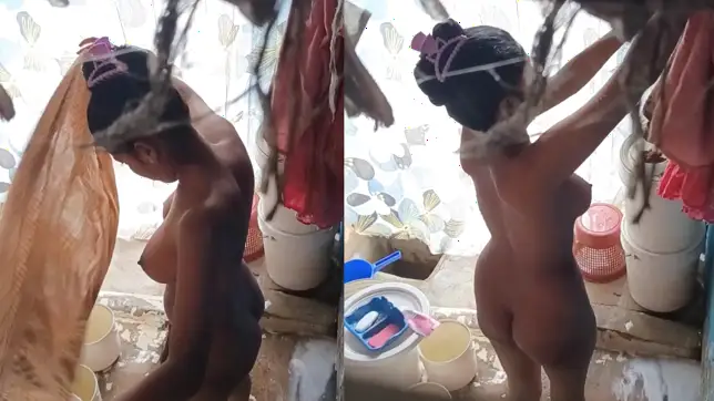 Horny Bro Sets Up Secret Cam, Films His Slutty Sister Diddling Her Soapy Snatch