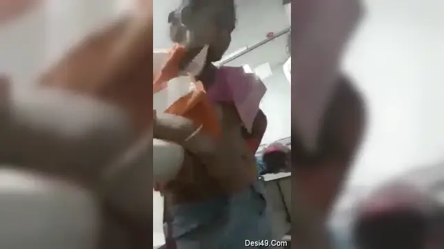 Jobless Desi woman comes to the office manager who wants a porn bonus