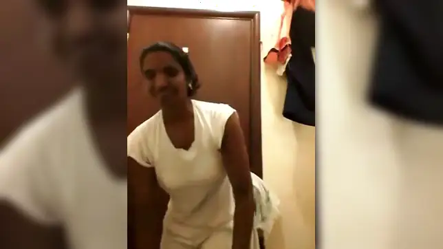Cheerful Desi thinks men will like the video where she takes a shower