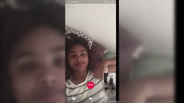 XXX call lets the Indian man see the young lover's nipples and pussy