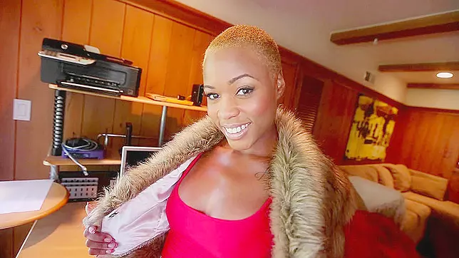 Yummy ebony pornstar Karma May shows off her hot body in a xxx free video