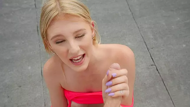 19yo Melody Marks Giving Mind-Blowing Blowjob Outdoors Now