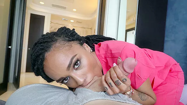 Unbelievable! Cute Ebony Julie Kay Gives Mind-Blowing Blowjob to Lucky White Cock