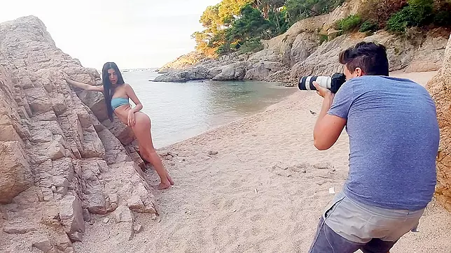 Sexy Anya Krey in Bikini – Outdoor Exposé – 4K Ultra HD