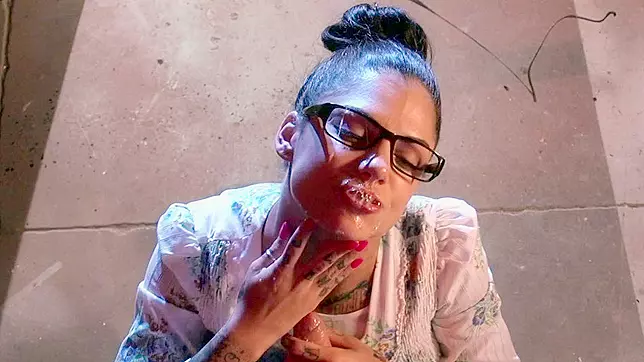 Bonnie Rotten in Glasses Gives mind-blowing Blowjob to Tommy Pistol's Huge Cock, Must-Watch XXX Video!