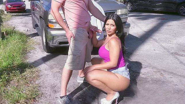 Kinky Latina with a curvy body gave a hot XXX blowjob on a driveway