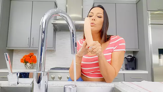 Sultry Rachel Starr Pleasures Herself with a Juicy Dildo in the Kitchen - XXX Video
