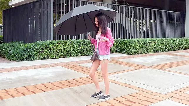 Sizzling Sisi Pesos Gets Picked Up on the Street for XXX Action