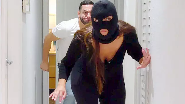 Bella Rolland 'Robbed and Fucked' by Peter Green in Must-See XXX Video