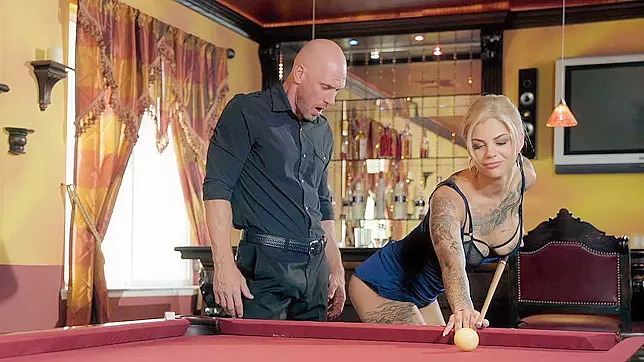 Inked blonde Bonnie Rotten seducing Johnny Sins