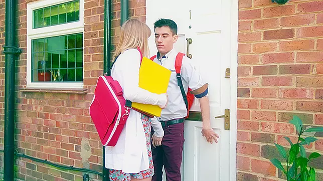 Jenny Diamond welcomes Jordi home wishing to fuck him