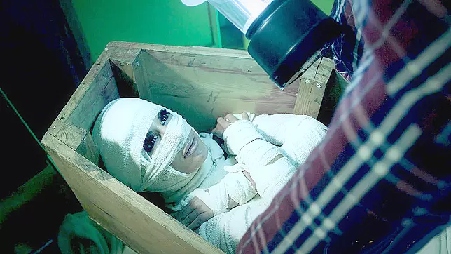 Elicia Solis is a sexy mummy with an unholy appetite for big dick