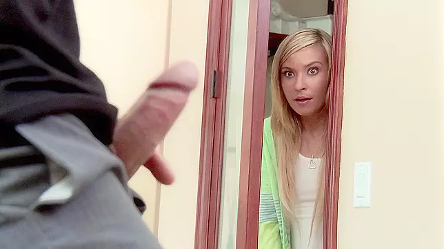 Kylie Nicole breaks into Jordan's house and starts deepthroating his shlong