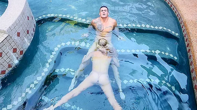 Cherie DeVille sucks hard sausage in the pool