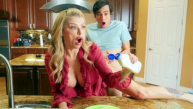 Joslyn James gets her pussy pounded standing