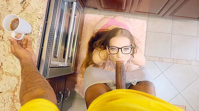Sultry Erin Everheart Sucks Gargantuan Black Dick in Kitchen Porn