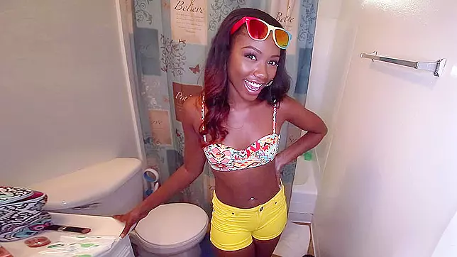 Cameraguy brings the Ebony girl to the bathroom for XXX amusement