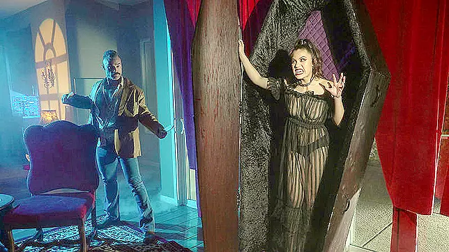 Juicy Kendra Spade Slaying in Creeping In Her Crypt porn video - Play Now!
