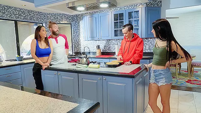 Tight Ass Fun with Hot MILF Isis Love & Xander Corvus - XXX Video
