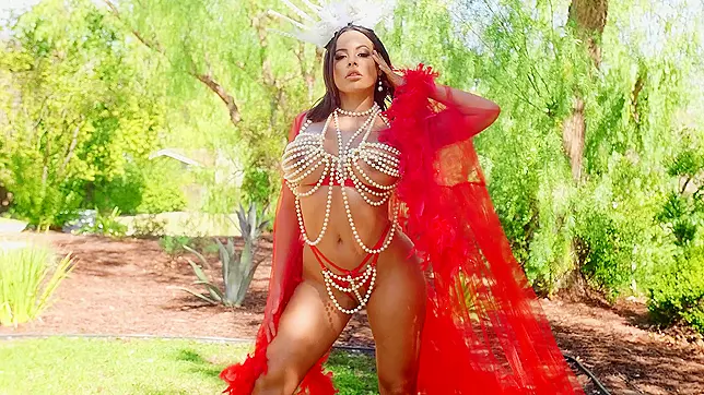 Unleash Your Desires with Luna Star in 'Perfection In Pearls' (Brazzers Exxtra) HD