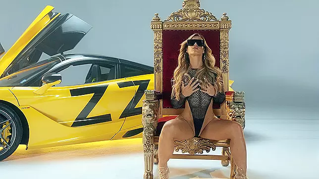 Raunchy Kelsi Monroe's Sizzling Hot Return in Brazzers XXX Video