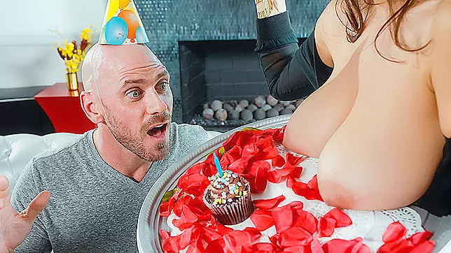 Obsessed With Hungry Mouths Sucking On Ella Knox's Juicy Breasts In Reality Kings HD Porn