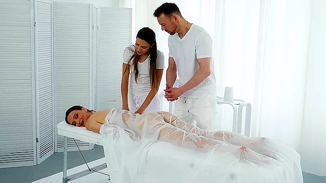 Sensual Massage at Kings Spa with Izzy Lush - Explosive XXX Video
