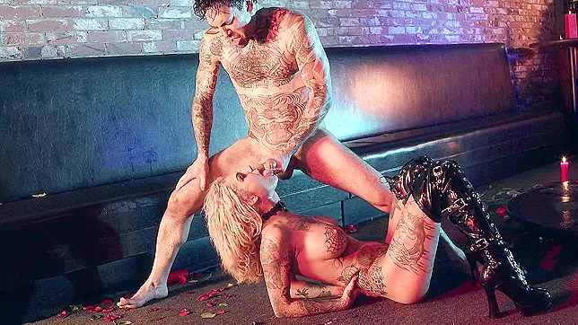 Stripper Bonnie Rotten's Eager Facial Performance with Small Hands in XXX Video