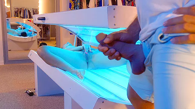 XXX Video ~ Horny latina Violet Starr gets caught masturbating in the tanning bed