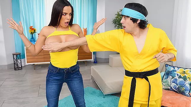 Luna Star and Ricky Spanish's Mind-Blowing Ninja Humper HD XXX Video