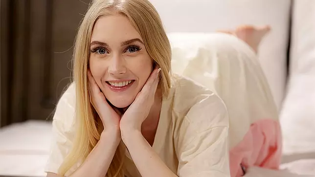 Her Give a Sloppy Blowjob and Deep Throat Until He Cums in Her Mouth!