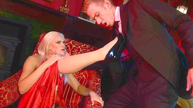Blanche Bradburry's First Class Assets Worshipped by Danny D in XXX Video