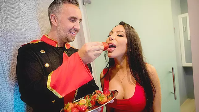 Experience Jill Kassidy's Scorching XXX Weekend with Busty Stepmom Lela Star & Concierge Keiran Lee!