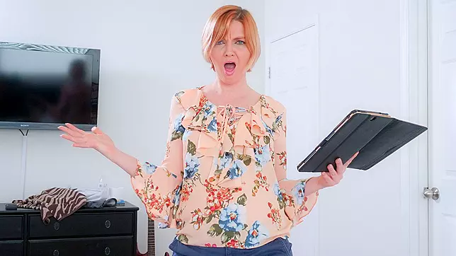 Horny In The Household Pervy Mom